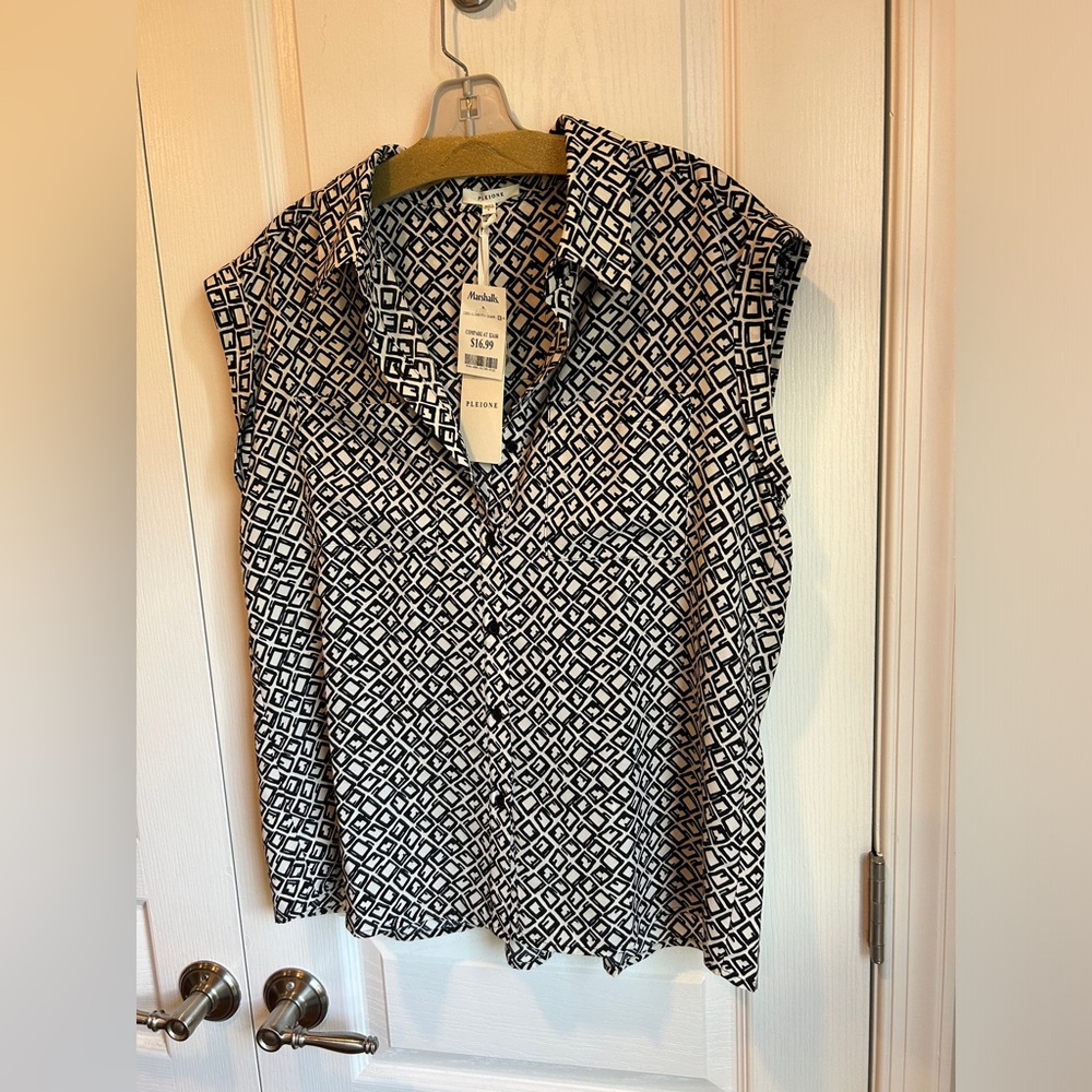Pleione sleeveless blouse
